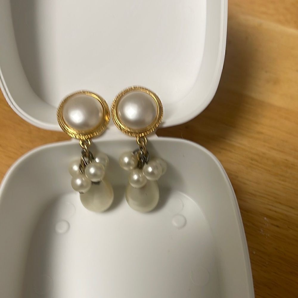 Gorgeous pearl earrings - Picture 2 of 3